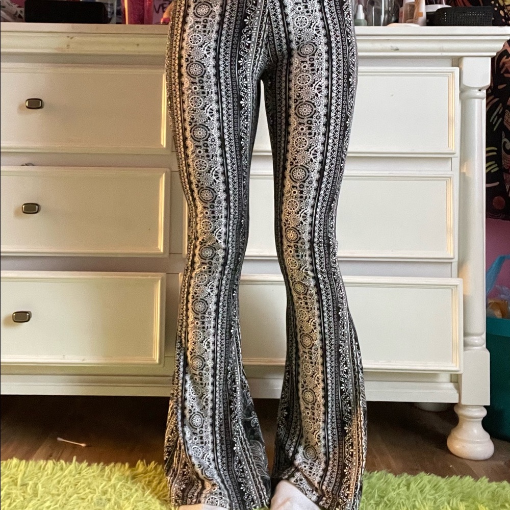 patterned flare leggings